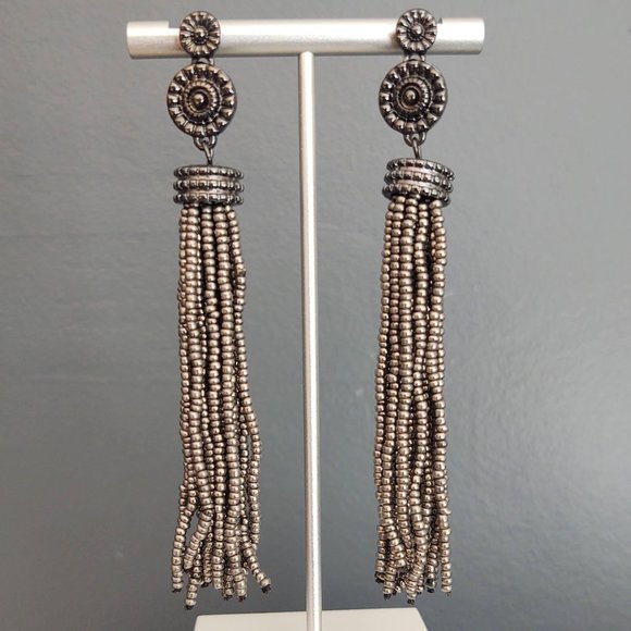 Jewelry - Gray long tassel seed bead earrings
